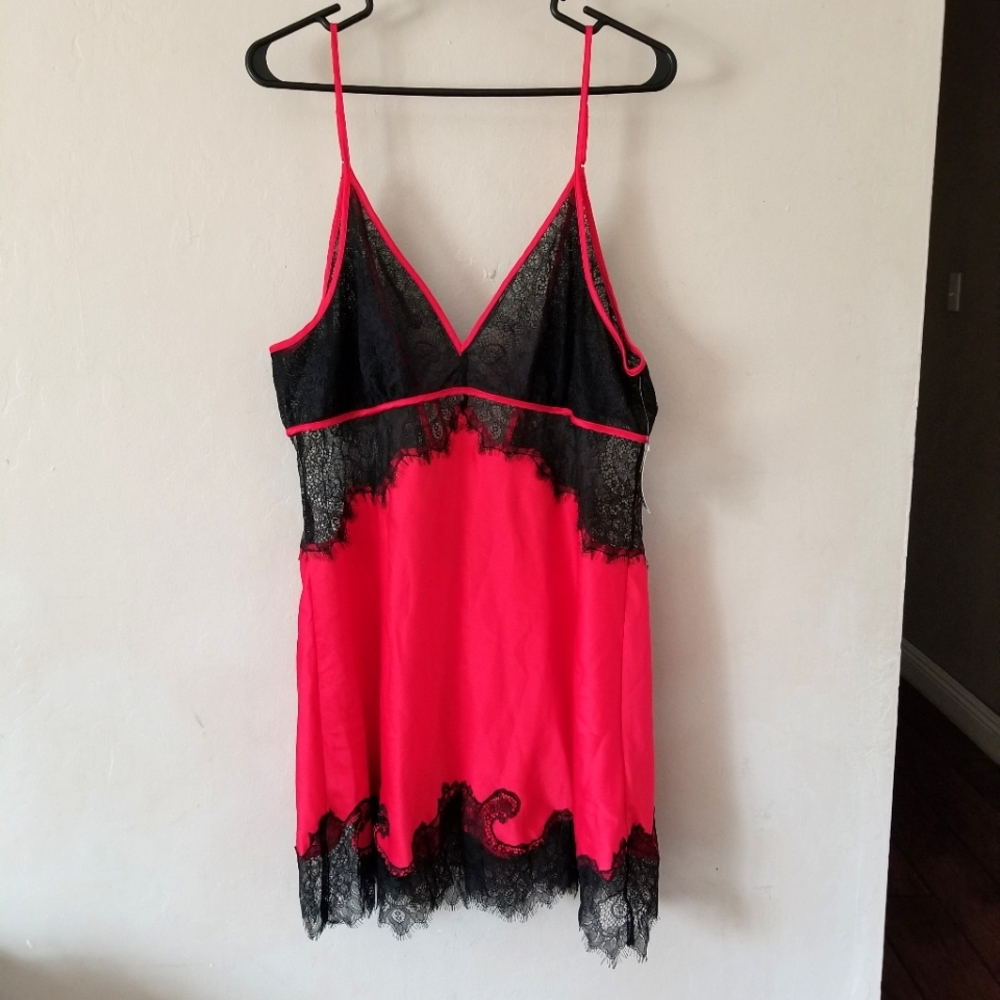 NWT INC Lingerie Night Gown